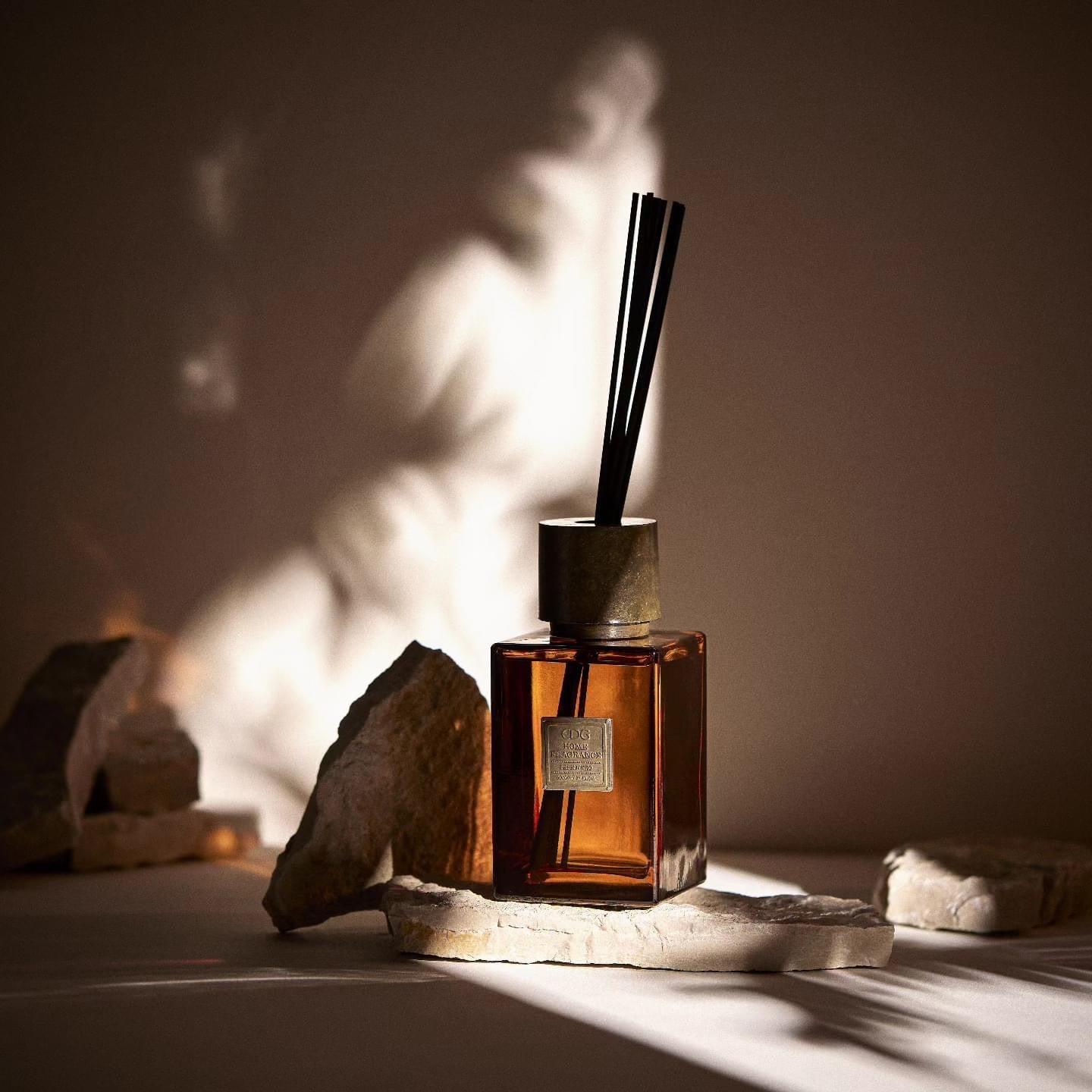 Bougie EDG Enzo De Gasperi – Cône/Vase Visages – Coton Noir – H9 D11 – Neuve
