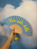 Fisura ⛱️ Ventaglio con Tracolla con Frase 42,5x23 cm.