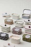 Paddywax | Candela Cherie 4,5 oz/127 g in latta stampata