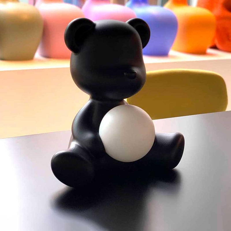 Lampada in polietilene da Tavolo ricaricabile Teddy Girl QEEBOO