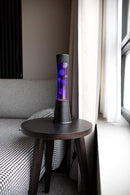 Lampada da Tavolo Tower Lava Lamp Base Nera e Liquido Very Peri  Fisura