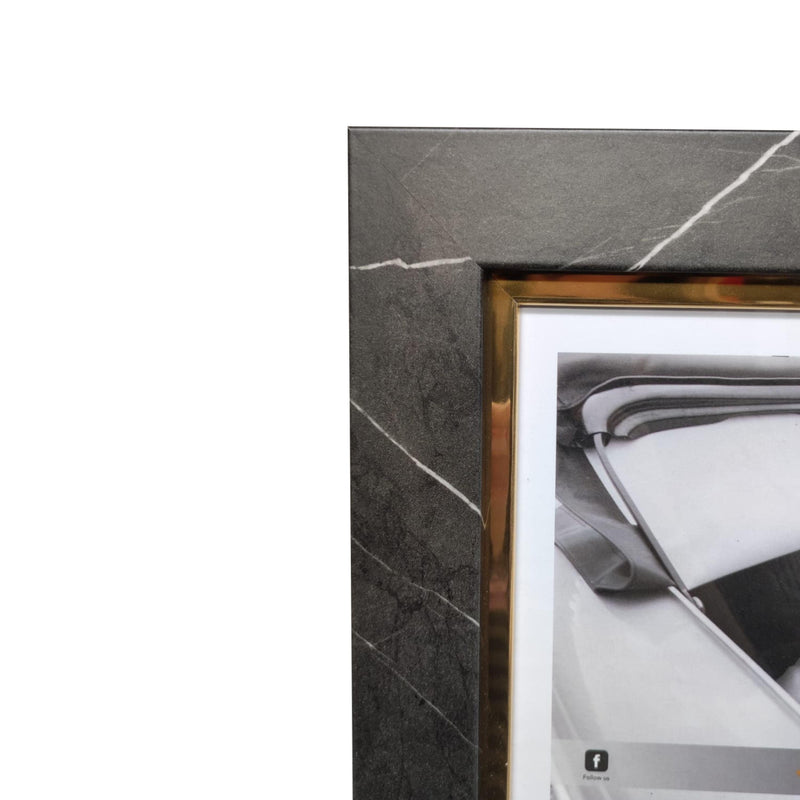 Portafoto Carrara Marmo Nero e profilo Oro 20x25cm Salvadori Cornici