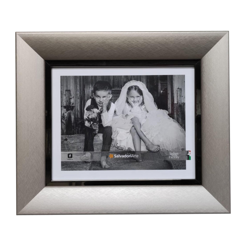 Portafoto Chic con profilo in Metallo Lucido 20x25cm Salvadori Cornici