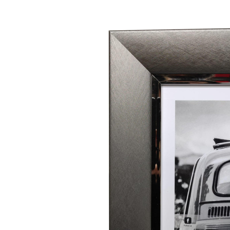 Portafoto Chic con profilo in Metallo Lucido 20x25cm Salvadori Cornici