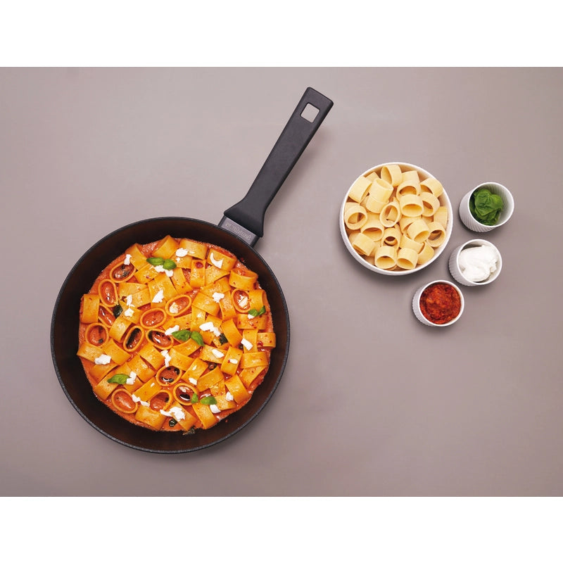 padella titan pro con pasta
