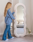 Flamingueo | Specchio Wavy Mirror Charlotte Ondulato da Parete e da Terra in tessuto