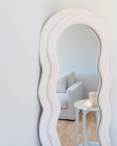 Flamingueo | Specchio Wavy Mirror Charlotte Ondulato da Parete e da Terra in tessuto