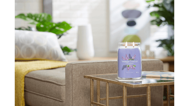 Candela Profumata Lilac Blossoms  Yankee Candle