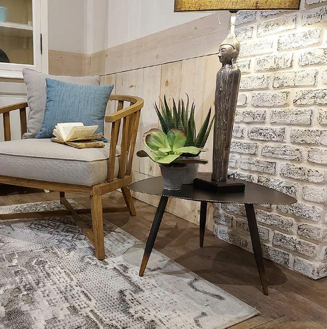 Tavolino sagomato Lifestyle in metallo By Dialma Brown